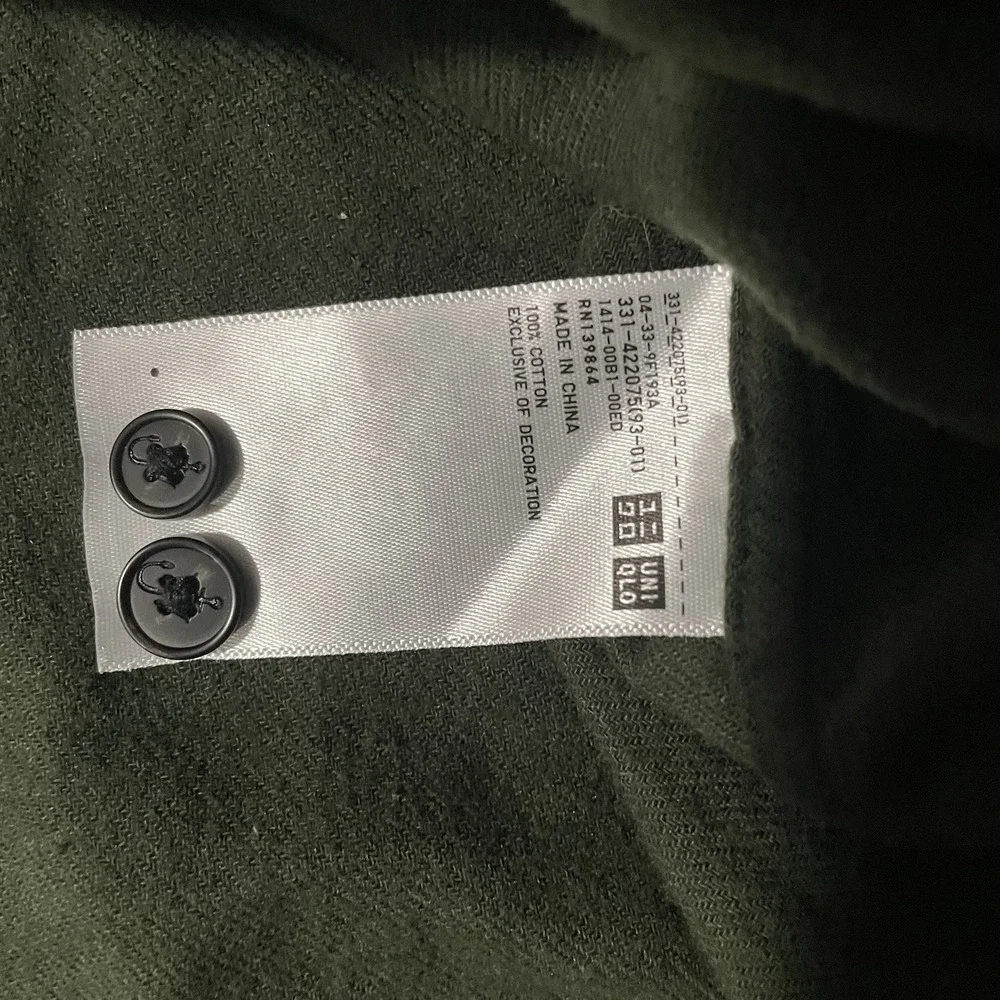 JW Anderson Uniqlo Shirt Mens Medium‎ Polo Green Beige Color Block Curved Hem